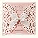 Produktbild Wishmade 50 Stücke Einladungskarten Für Hochzeit Geburtstag Taufe weiß und Rosa Blumen Lasercut Design Mit Seidenband Schleife Set inkl Umschläge und Aufkleber (Satz von 50pcs)