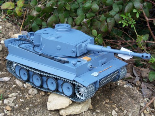 Heng Long Radio Remote Control Model Tiger 1 RC Tank Pro Version with Metal Tracks & Gearboxes