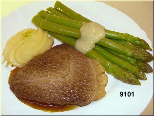 Preisvergleich Produktbild Hüftsteak mit grünem Spargel - Lebensmittelattrappe, Fooddummy