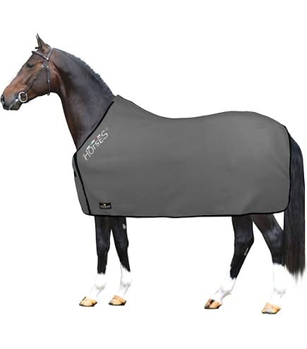 Coperta Per Sudore HKM Alaska Per Cavalli: Morbida Pile Assorbente, Vestibilità Anatomica, Blu Scuro 115 Cm