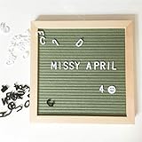 Handgemachte hölzerne Briefkarton, mit schwarzem Filz überzogen. Eine Aufbewahrungstasche für die Briefe liegt bei.