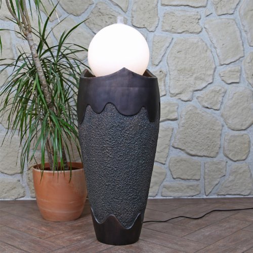 Design Springbrunnen mit beleuchteter Kugel für Innen und Aussen