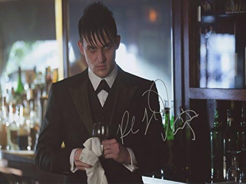 ROBIN LORD TAYLOR THE PENGUIN GOTHAM Hand Signed 12x8 Photo IMG04 AUTHENTIC + COA