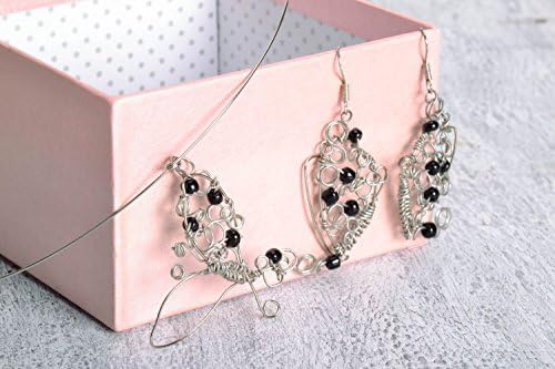 Pendant and earrings made of beads and costume jewelery cord