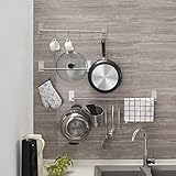 ✔ MULTIFUNKTIONALES KüCHENRELINGSYSTEM: Die Hängeleiste kann direkt an den Küchenwand installiert und werden. Sie dient als Topfhalter, Pfannehalter, Küchenhelferhalter, Küchenutensilienhalter. Man kann sie auch unter den Schrank als Tassenhalter angebracht