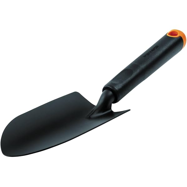 BLACK+DECKER Râteau à main - 38.8 CM - Poignée ergonomique - Facile à