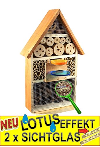 INSEKTENHOTEL,LOTUS-AUSFÜHRUNG (mit wasserabweisender Oberfläche), MIT 2 x SICHTGLAS ca. 8 mm und 11 mm (2 BEOBACHTUNGSRÖHRCHEN aus Glas, mit Zellstoff-Verschluss und Anflughilfe) MIT TRÄNKE SD und FUTTERPLATZ, Futterstelle, hellbraun braun XXXL Nistkasten Schmetterling Marienkäferkasten,Insektenkasten, Insektenhaus, funktionelle Garten Deko passend zum Vogelhaus oder Vogelhäuschen