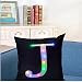 Produktbild Fashion groß bedruckt Buchstabe Überwurf Kissenbezug Fall Kissenbezug 45 x 45 cm mit leuchtenden LED Innen Home Office Sofa Dekoration Stil, J Black, Einheitsgröße