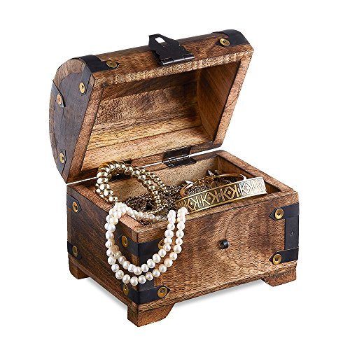 Geld-Schatztruhe zur Hochzeit aus dunklem Holz mit individueller Gravur – für das Geldgeschenk zur Hochzeit – Schmuck-Kästchen aus hellem Holz mit [Wunschname] und [Datum] – Hochzeitsgeschenk – Motiv Herzen – 14 x 11 x 13 cm - 4