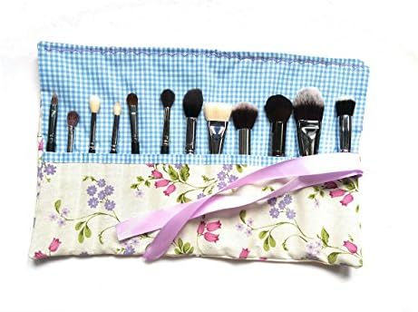 Blanket / organizer of makeup brushes.