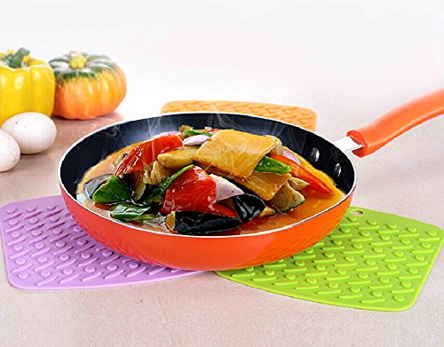 iNeibo Kitchen Silikon Untersetzer-4er Pack- hitzebeständig bis zu 230°C & Spülmachinefest- langlebig- 4 Unterschiedliche Farbe- Multifunktions: topflappen, topfhalter, topfschoner, Deckelöffner (rot) - 3