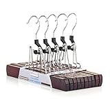 Einfach die Kleidungsstücke auflegen und die Klammer zuschnappen lassen.