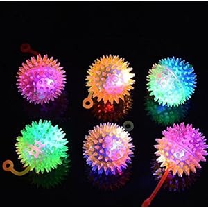 UChic 3 STÜCKE Flashing Spiky Ball Licht-Up Mit Whistle Rubber High Bouncing Ball Sensory Hedgehog Ball Spielzeug Glow Party Supplies Farbe Zufällig