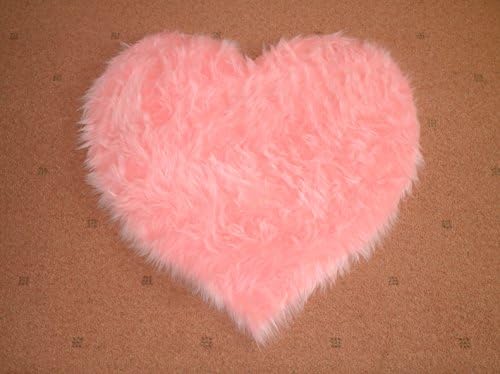 Pink heart shaped classic Arran faux fur rug 70cm