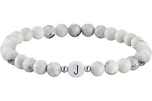 Kim Johanson Partner Perlenarmband mit Buchstabe aus Howlith Stein für Pärchen I Naturstein Freundschaftsarmband in Weiß I Geschenk für Paare mit Gravur I Für Frauen und Männer inkl. Schmuckbeutel