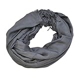 foulard hermes prezzi 2018 Este modelo unisex puede llevarse de diferentes formas: Tipo Snood enrollada alrededor del cuello, tipo foulard/turbante haciendo un nuedo alrededor del cuello, tipo chal sobre los hombros.