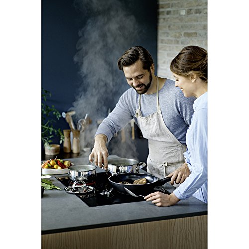 WMF Stielpfanne beschichtet Ø 28cm CeraDur Plus Kunststoffgriff mit Flammschutz Aluminium CeraDur induktionsgeeignet Handwäsche - 3