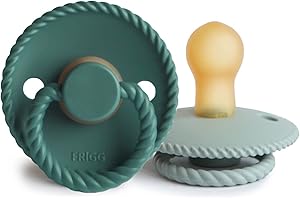 FRIGG Rope látex chupete 2-Pack | Chupete de goma natural | Fabricado en Dinamarca | Sin BPA | Tetina simétrica tipo cereza | (Sage/Vintage Green, Talla 1 (0-6 Meses))