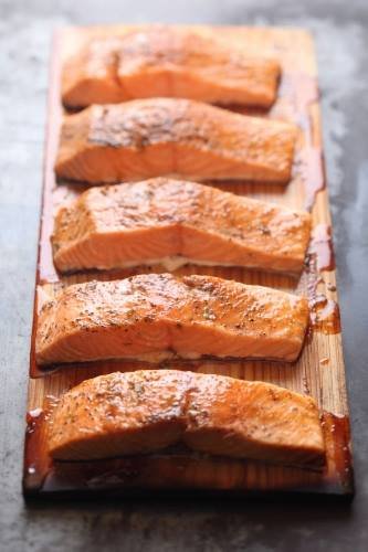 Räucherbrett XXL 2 Stück aus Zedernholz, Western Red Cedar – Rauch Smoken auf Gasgrill Kohlegrill – 40cm x 17,5cm x 1,4cm – Mehrfache Verwendbarkeit - 5