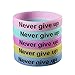 Produktbild SpringPear® 5X Silikonarmbänder Armbänder Nachts Leuchtend Sport Fitness mit Spruch „Never give up“ für Erwachsene Jugendliche 5 Stück in Blau Gelb Grün Violett Rosa