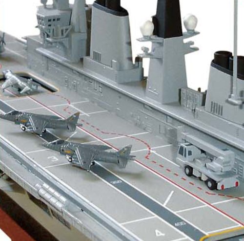 Airfix A14201 HMS Illustrious 1:350 Scale Series 14 Plastic Model Kit