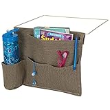mDesign Betttasche zum Einhängen – geräumiger Nachttisch Organizer aus Baumwolle – mit 4 Taschen – praktische Hängeaufbewahrung für Wasserflasche, Fernbedienung, Tablet, Armbanduhr & Co. – braun