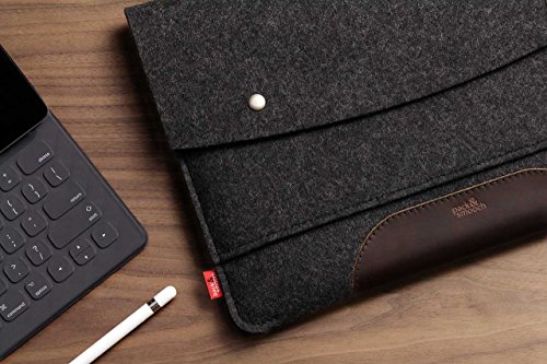 Pack & Smooch iPad Pro 12.9″ Hülle Case „Hampshire“ Anthrazit/Dunkelbraun 100% Wollfilz Und Pflanzlich Gegerbtes Natur Leder – Handmade in Germany - 5