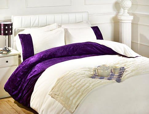 ThermaSoft Limited Four (4) Piece Luxurious Micro Fleece Super King Size Bed Duvet Set that offers incomparable Softness & Warmth, Easy Care and No Ironing.