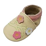 Die weiche und dünne Ledersohle lässt das Baby leicht bewegen und schützt die weiche Haut vor der schmutzigen und gefährlichen Spielfläche.