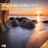 Magie des Lichts 2019, Wandkalender / Broschürenkalender im Hochformat (aufgeklappt 30x60 cm) - Geschenk-Kalender mit Monatskalendarium zum Eintragen by