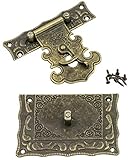 Absolut Stabil - das scharnierte Schatullenschloss ist aus massivem Metall gefertigt und verfügt über einen Schnapphaken zum leichten Verschließen