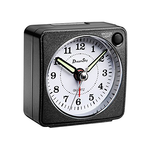 DreamSky Mini Wecker Reisewecker mit Nachtlicht, Analog Quarzwecker mit Schlummerfunktion, laut, ansteigender Weckton, kein Ticken, geräuschlos, Batteriebetrieben, Schwarz - 2