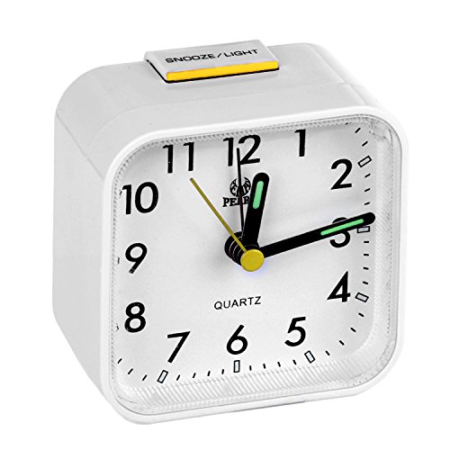 Pingenaneer 3 Zoll Kleiner Wecker Stille Glockenwecker Analog Quarzwecker Klassisch Tischuhren mit Nachtlicht, Lauter Alarm , Ohne Ticken , Schlummerfunktion , Batteriebetrieben—Weiß - 4