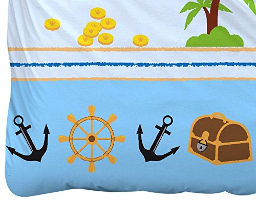 Aminata Kids – Kinderbettwäsche Bettwäsche Kinder 100×135 cm Baumwolle Jungen Pirat Piraten Seeräuber Piratenschiff Schatzinsel Piratenflagge Schatz Schatzkarte Schatzkiste blau Kleinkind KINDERGRÖSSE - 6