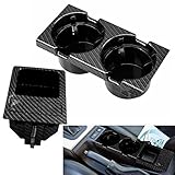 Eine gute platzierung hat er eine platte, um sicherzustellen, dass ihre tasse würde nicht fallen