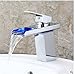 Produktbild pengweiBrechen von Glas Temperatur Kontrolle warmes und kaltes Wasser Becken Kupfer LED weißen breiten Mund Wasserfall Waschbecken Wasserhahn