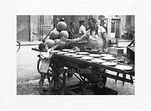 Archivio Foto Locchi Florence Fine Art Print on Mat Board 40x30 cm (15,7x11,8 inch) 1940 - Florence, child at the watermelon stand