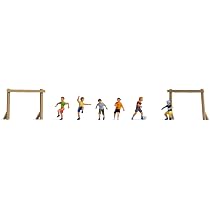 NOCH H0 – 6 Figurines Enfants Sur Terrain De Foot – Peintes à La Main – Échelle 1/87 – Diorama