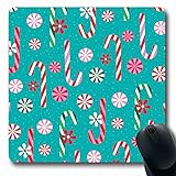 NON-SLIP & STEADY BASE: respaldo antideslizante, con respaldo con respaldo antideslizante, evita que el mousepad se deslice. Forma de rectángulo clásico, funcional y decorativo. No se utiliza pegamento ni productos químicos dañinos para sujetar la superficie del paño suave a la base antideslizante.