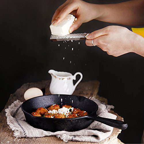 DRAGONN Beste Premium Zester Reibe, Vierkantreibe, Scharfe Klinge aus rostfreiem Stahl – Schwarz Griff + Sicherheitsabdeckung - 5