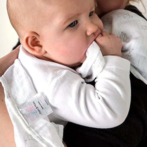 Emma & Noah Baby Pucktuch, kuschelig weich und beruhigend für Schreibabys, 120 x 120 cm, 100% Baumwolle, Weiß mit Hasen-Motiv, ideal als Puckdecke, Swaddle Blanket, Wickeltuch, Puckhilfe, Swaddle Wrap - 7