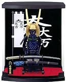 Wird mit Miniatur Rüstung, Miniatur Schwert und Ständer und Samurai Flagge geliefert