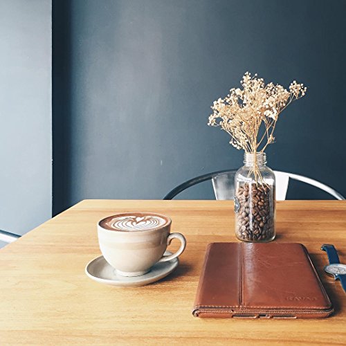 KAVAJ iPad 2017 Hülle Echtleder Case „Berlin“ für das Apple iPad (2017) Cognac-Braun aus echtem Leder mit Stand und Auto Schlaf/Aufwachenen Funktion. Dünnes Smart Cover Schutzhülle Tasche für die 5. iPad Generation - 8