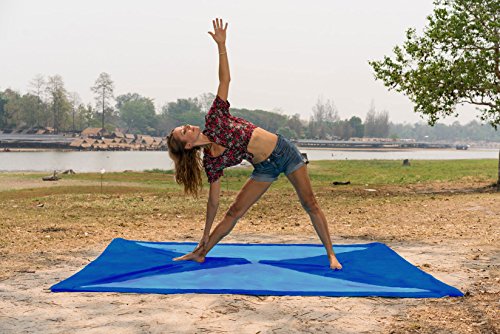 Kahuna Strandtuch aus Fallschirmseide – XXL 245 x 245 cm – die größte Stranddecke, Picknickdecke, Campingdecke erhältlich – tragbar, ultraleicht, schnell trocknend, mit 12 Sandtaschen - 3