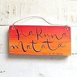  Cartel de madera \"Hakuna Matata\".Vive y se Feliz. Letrero de madera. Dimensiones 18 * 9 cm. Letrero decorativo Handmade. Africa. Lettering. Frases
