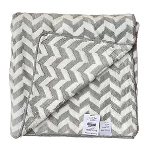 Outfit Collections Luxury Microfiber Bath Towel, Super Absorbent, Lightweight Ultra-Soft, 300 GSM , Fade Resistant, Zig-Zag Design , 70 cm x 140 cm ( 27