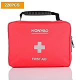 【Más Exclusivo y Más Completo】Con 30 tipos de artículos únicos, incluye trauma shears, pinzas de metal, máscara CPR, manta de emergencia, Vendajes de mariposa, parche para ojos, apósito adhesivo grande para heridas, Venda PBT, y más sustancias médicas y herramientas de supervivencia, consulte la lista de embalaje para obtener más detalles.