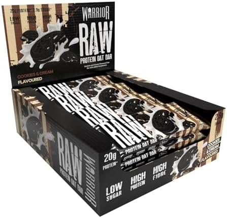 Warrior Raw Barretta Proteica 12 x 75 g – Barrette Proteiche ai Fiocchi d'Avena, Snack Proteico Senza Zucchero con Fibre e Prebiotici – Cookies & Cream