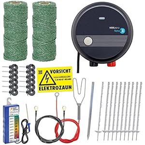 Weidezaun Komplettset 50m Elektrozaun | ideal für Einzäunungen in Ihrem Garten | mit umfangreichem Zubehör | anschlussfertig mit 200m grüner Weidezaunlitze und Zaunprüfer | 10 weiße Pfähle 105cm