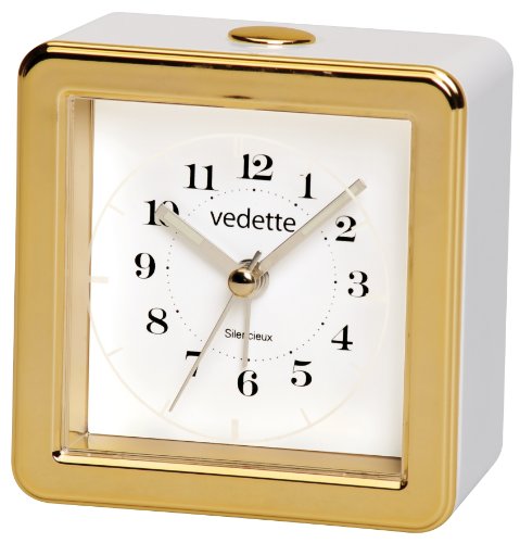 Vedette VR10083 Wecker mit leisem Uhrwerk, intermittierender Klingelton, Wiederholungsfunktion, Quarz, analog, weißes Zifferblatt, Weiß/goldfarben, 8 x 8 x 4,2 cm Vedette VR10083 Wecker mit leisem Uhrwerk, intermittierender Klingelton, Wiederholungsfunktion, Quarz, analog, weißes Zifferblatt, Weiß/goldfarben, 8 x 8 x 4,2 cm